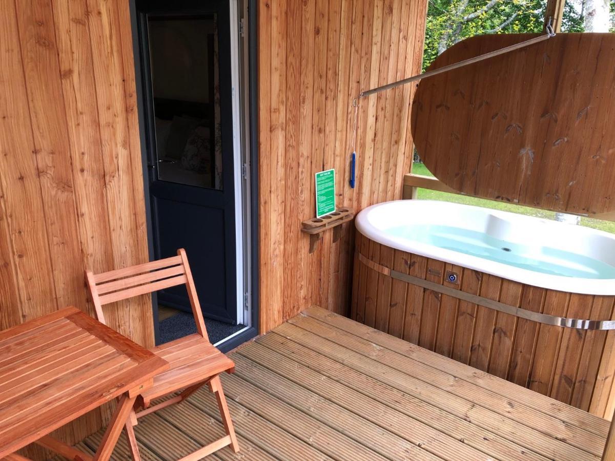 Breckland Lodge 2 With Hot Tub Belladrum Ngoại thất bức ảnh